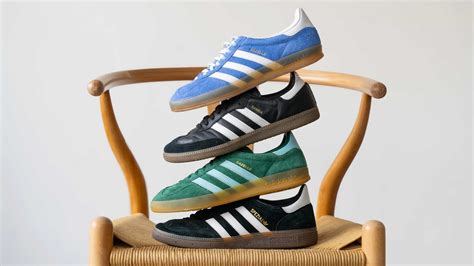 adidas samba blau weiß|adidas samba vs gazelle spezial.